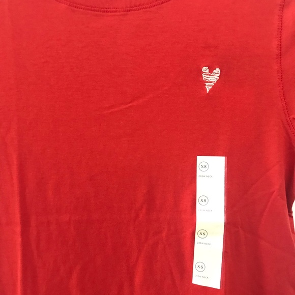 Universal Thread Red Tee w Embroidered Heart, XS - Picture 10 of 12